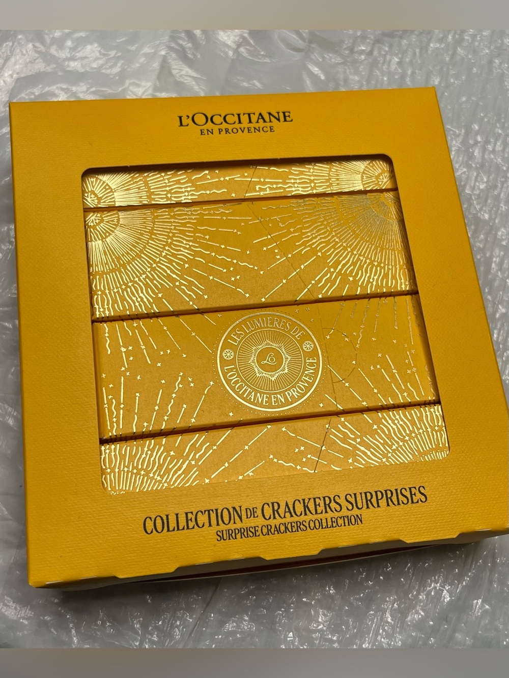 L'Occitane en Provence Holiday Surprise Crackers Collection 4-Piece Gift Set